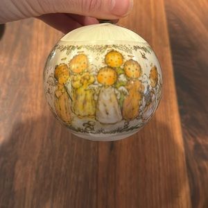Vintage Mary Hamilton Round Ornament - and Heaven and Nature Sing 1979